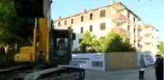 Büyükçekmece'de risk taşıyan 13 bina yıkılıyor