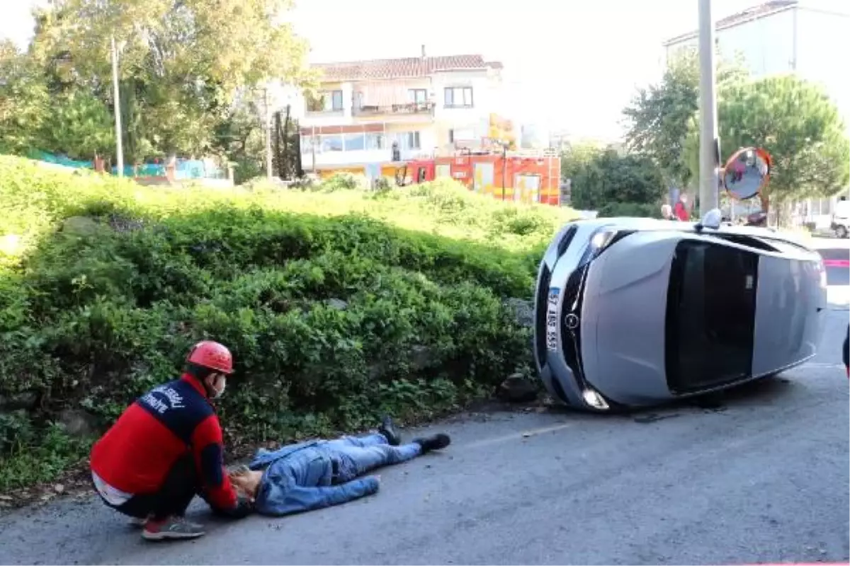 Garajdan çıkan sürücü, geri manevra yaptığı sırada vatandaşa çarptı