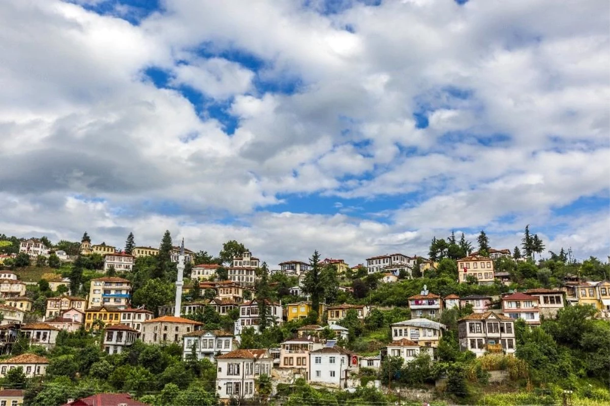 Araplar Trabzon\'da en çok Akçaabat ve Yomra ilçelerinden konut almayı tercih ediyor