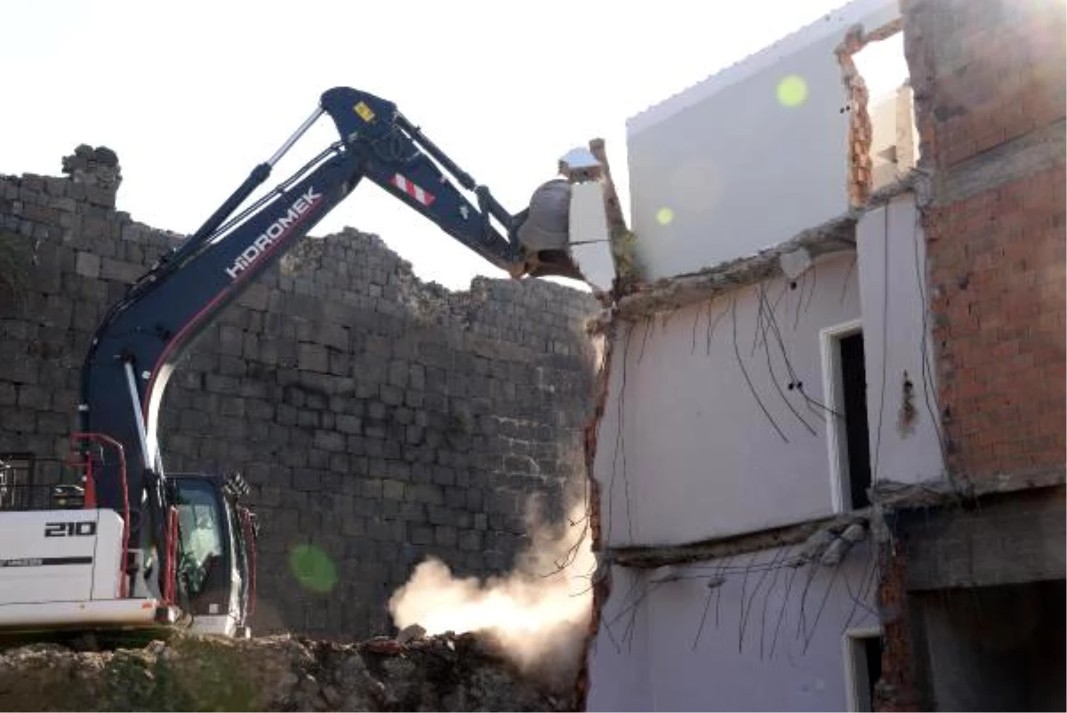 Diyarbakır surlarındaki restorasyonda 2\'nci etap çalışmaları başladı