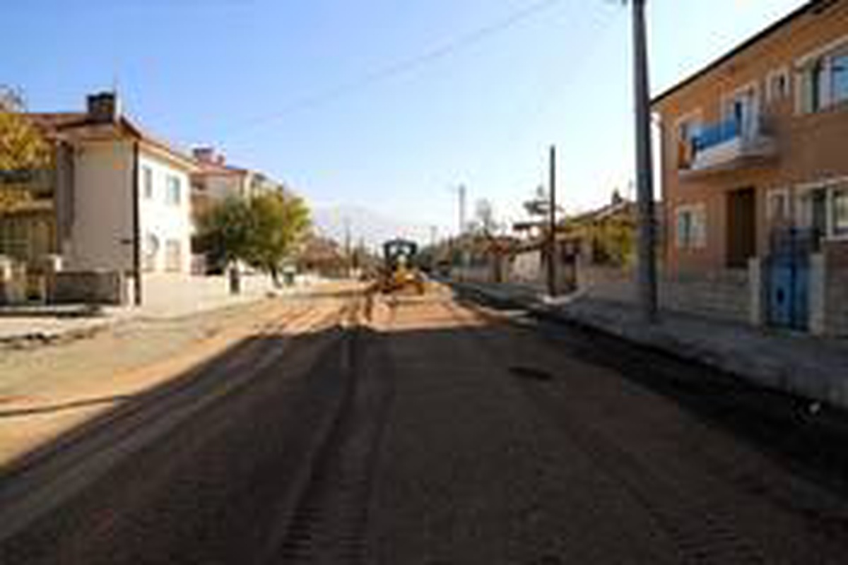 Erzincan Belediyesi yol genişletme çalışmalarını devam ettiriyor