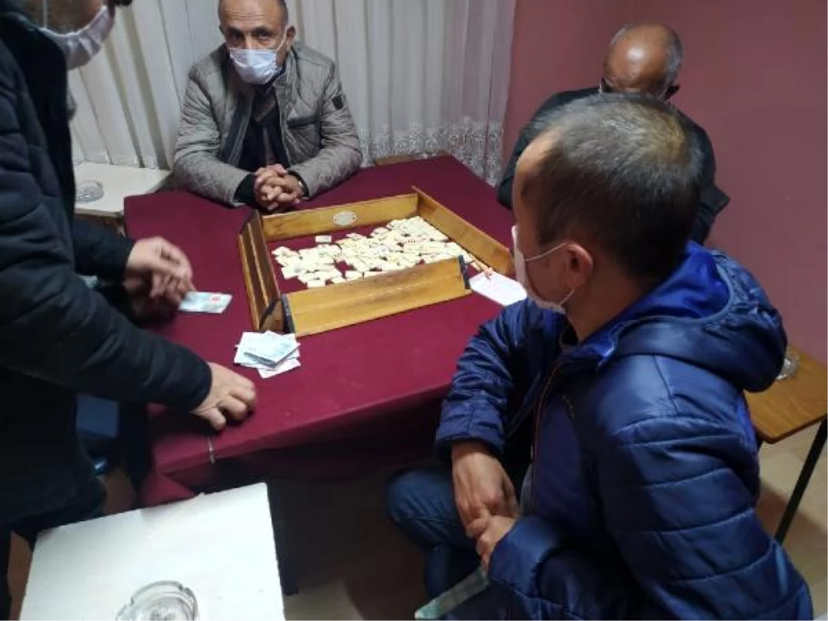 Eskişehir\'de kumar oynarken yakalanan 31 kişiye 135 bin 625 lira ceza