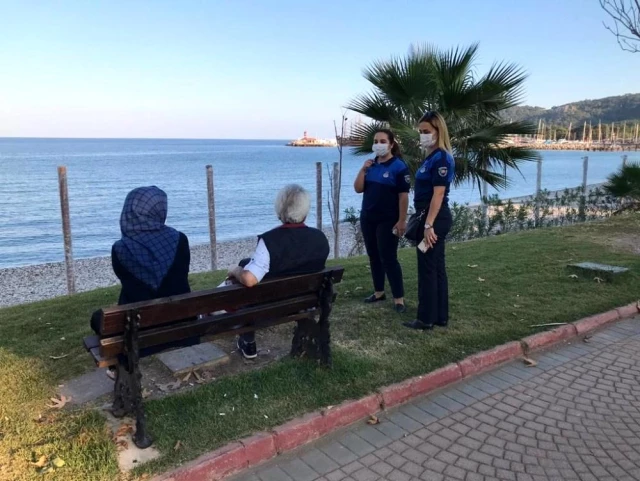 Kemer'da zabıtadan sigara denetimi