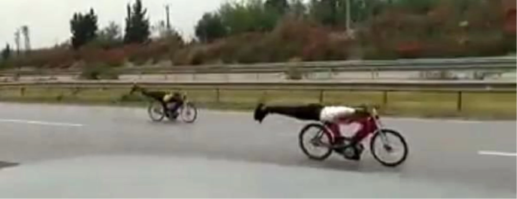 Son dakika haber | Motosikletlerin üzerine yatarak yarıştılar