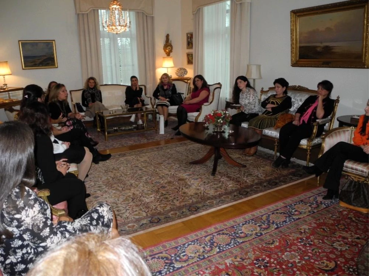 Stockholm\'de Türk ve Azerbaycanlı kadınlardan "Dağlık Karabağ" dayanışması