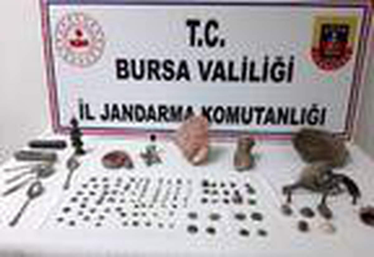 Tarihi eser kaçakçısı müşteri kılığındaki jandarmaya yakalandı