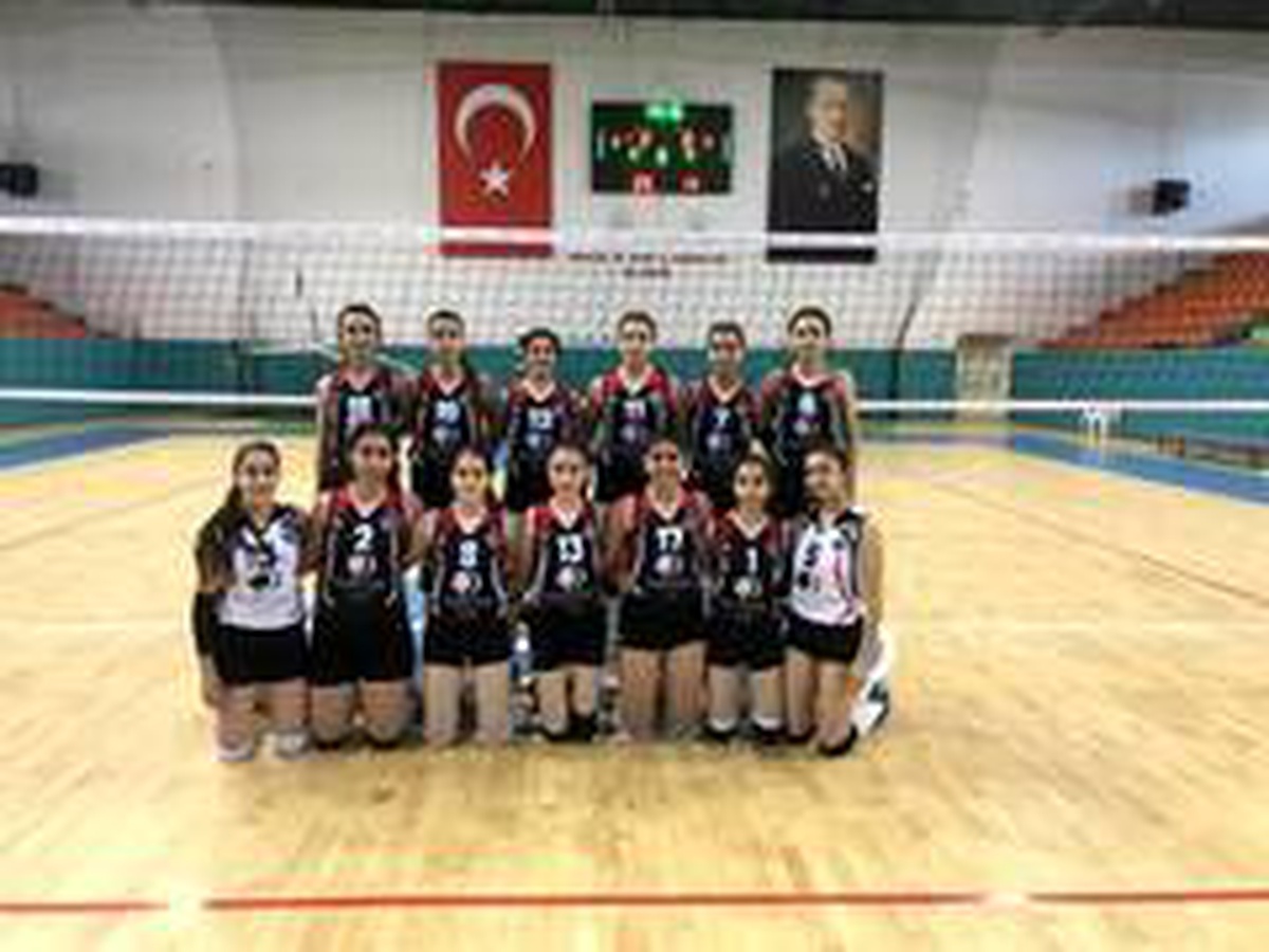 Voleybol 2. Lig: Elazığ Voleybol: 3 73 Şırnak Belediye: 0