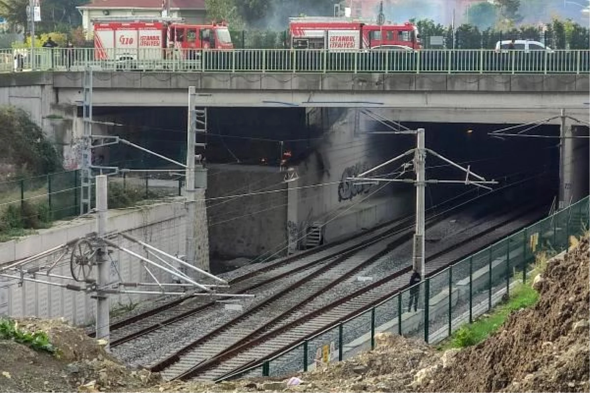 Son dakika: Zeytinburnu\'nda yangın nedeniyle Marmaray seferlerinde aksama