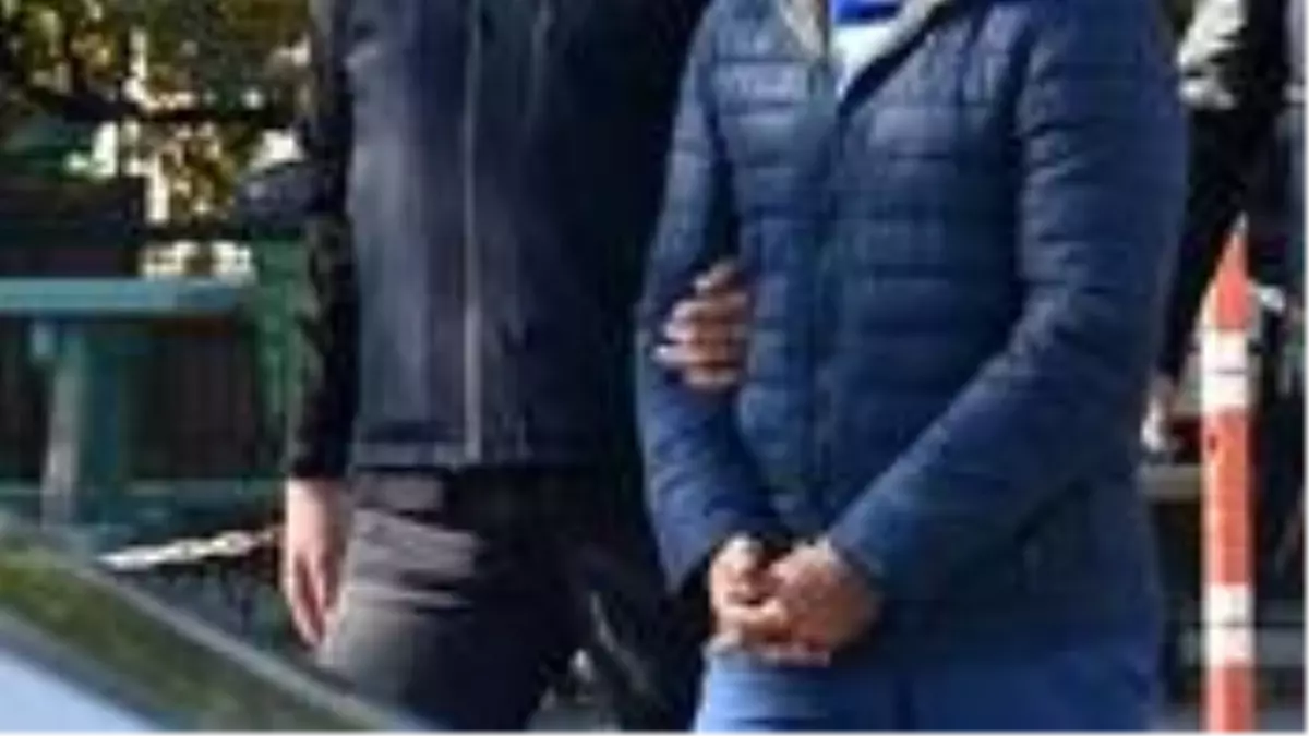 Aralarında polis, uzman çavuş ve öğretim görevlisinin bulunduğu 10 kişi, sit alanında define ararken yakalandı