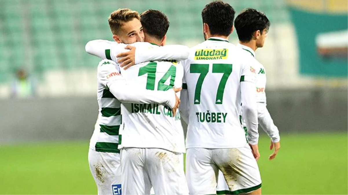 Bursaspor\'da 15 futbolcu sokağa çıkma yasağına takılıyor