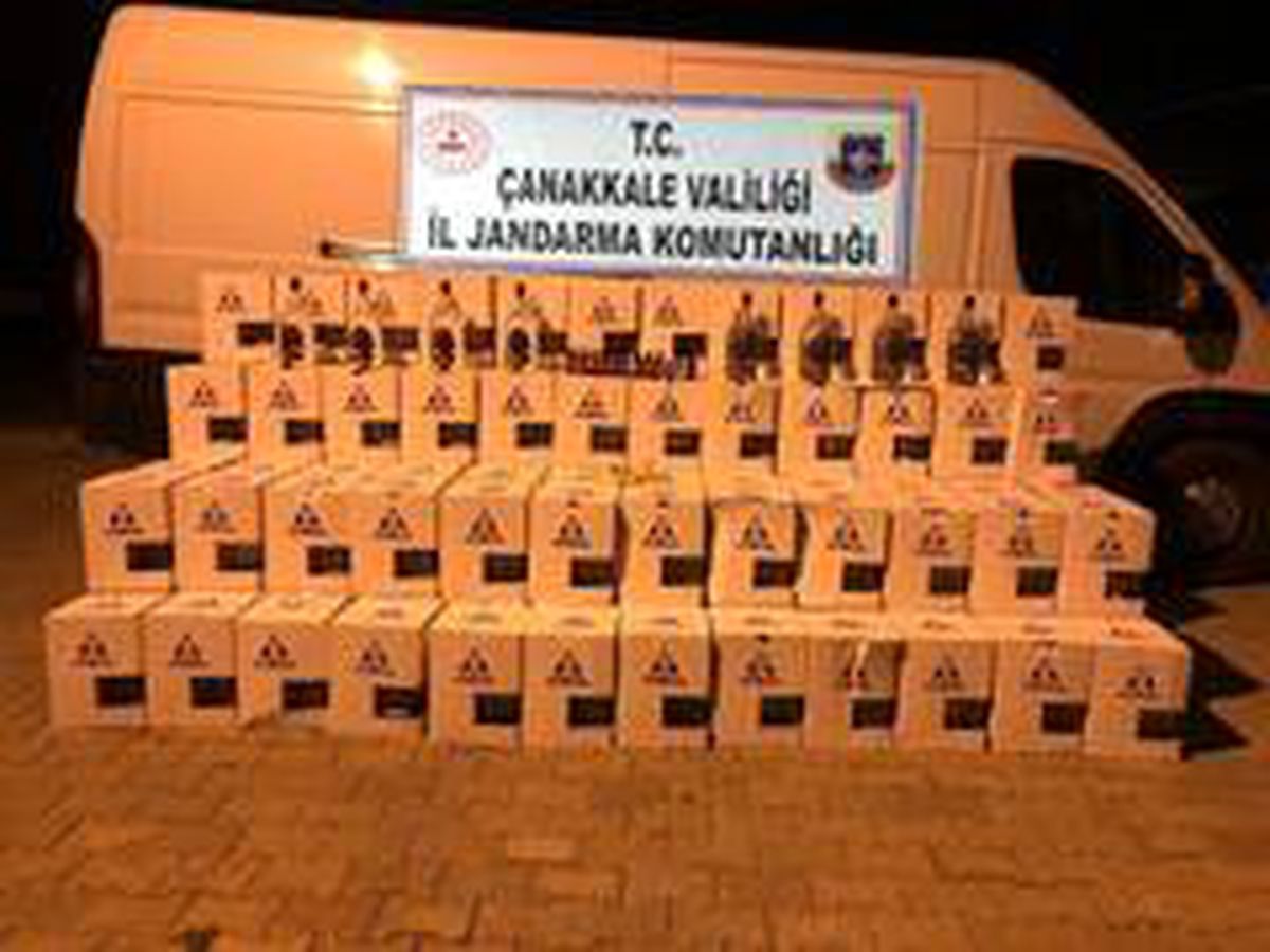 Son dakika haberi... Çanakkale\'de kaçak içki operasyonu: 2 gözaltı