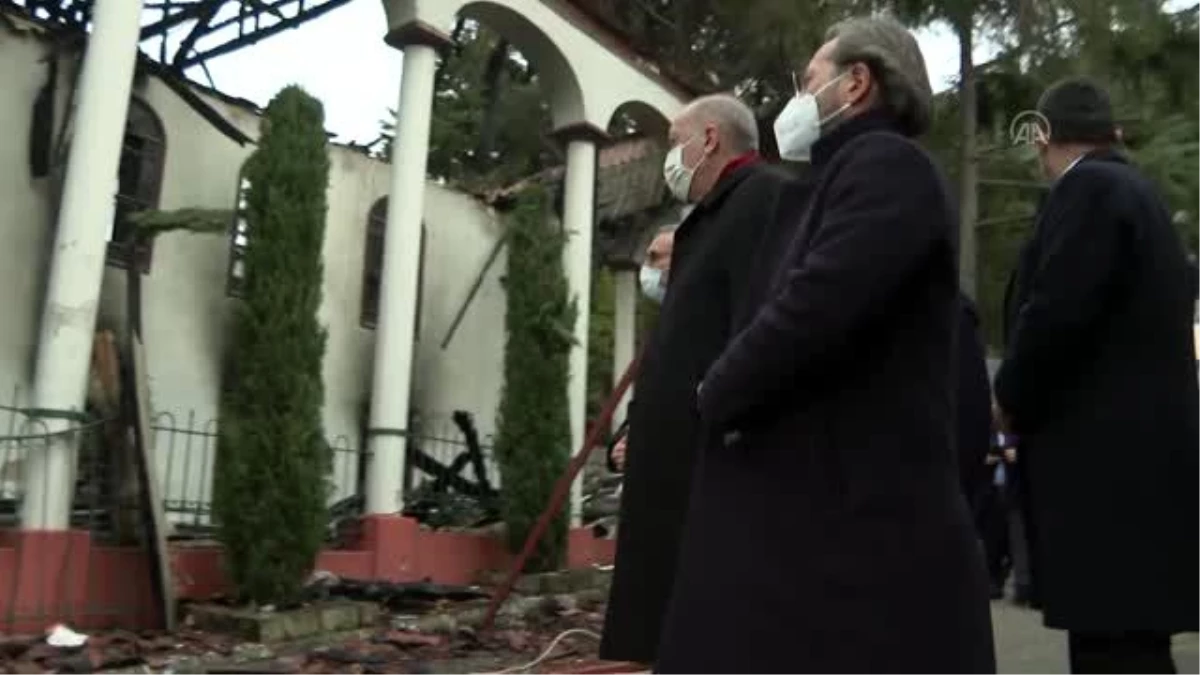 Cumhurbaşkanı Erdoğan, yangında hasar gören tarihi Vaniköy Camisi\'nde incelemede bulundu