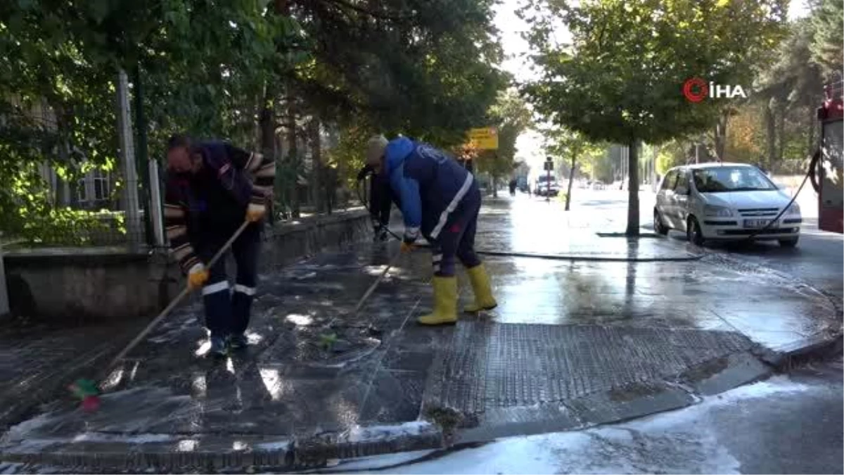 Erzincan\'da ana caddelerde dezenfekte çalışmaları devam ediyor