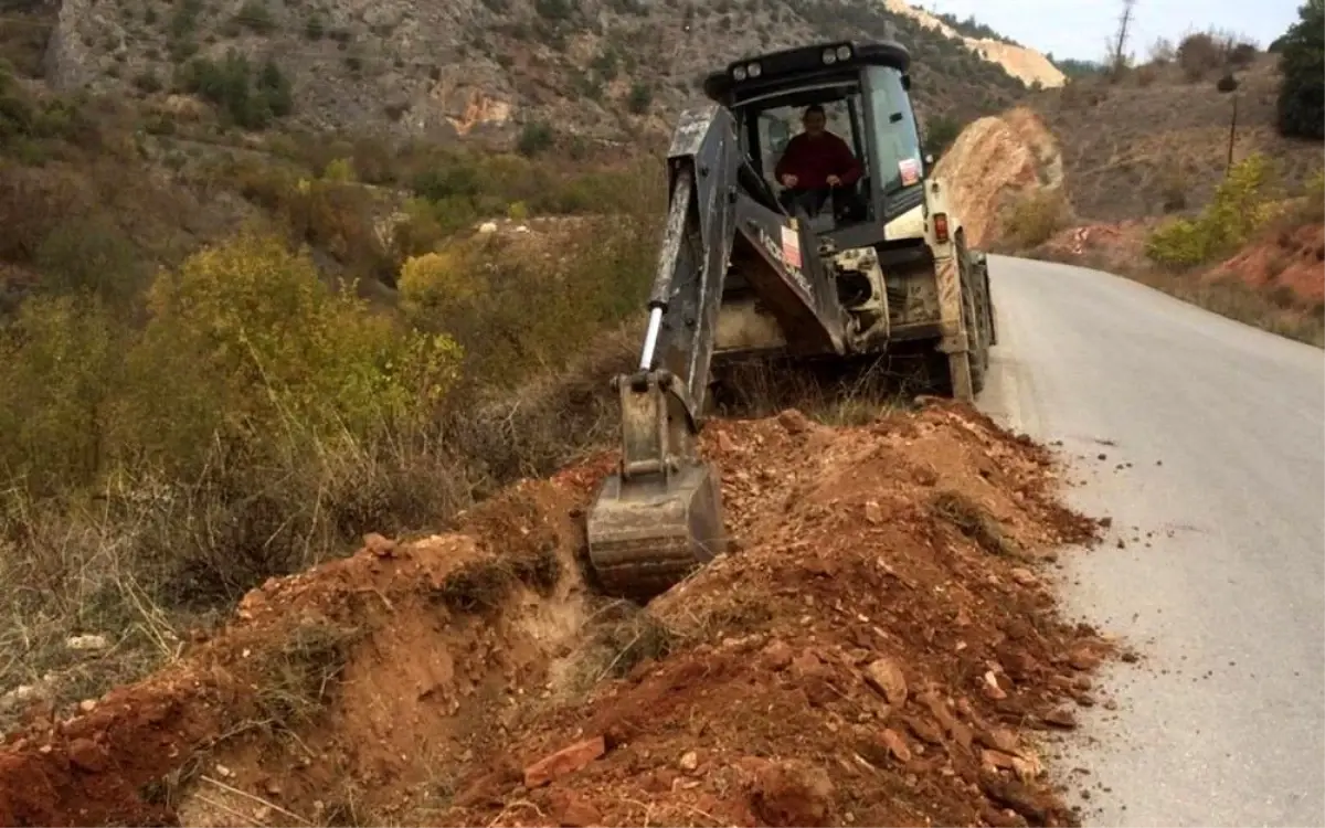 Köylerin kanalizasyon ve arızalı olan içme suyu hattı onarıldı