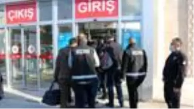 Niğde'de FETÖ şüphelisi 7 kişi daha adliyeye sevk edildi Niğde'de FETÖ şüphelisi 7 kişi daha adliyeye sevk edildi