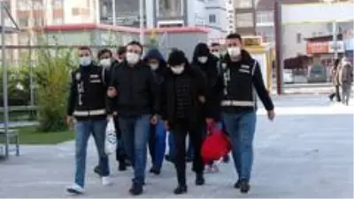 Niğde merkezli 7 ildeki FETÖ operasyonu Niğde merkezli 7 ildeki FETÖ operasyonu