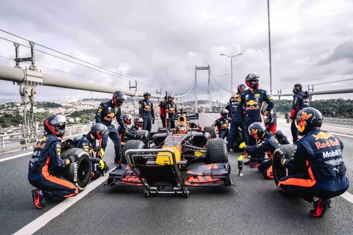 Red Bull Pit Stop Challenge\'da \'en hızlı pit\'i yapanlar, Albon ve Verstappen ile buluştular