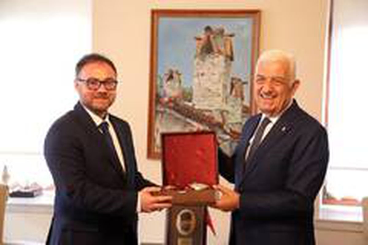 Ukrayna Antalya Konsolosu\'ndan Başkan Gürün\'e ziyaret