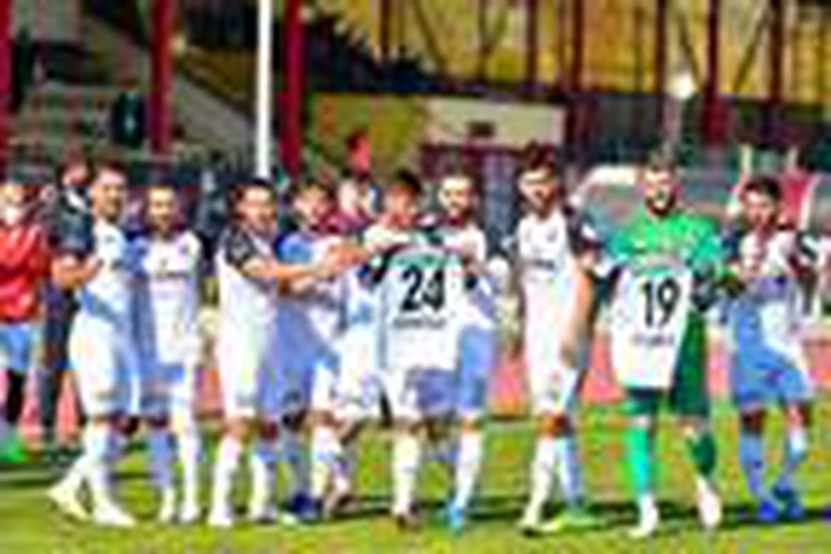 Uşakspor\'dan Noyan ve Abdullah\'a hediye