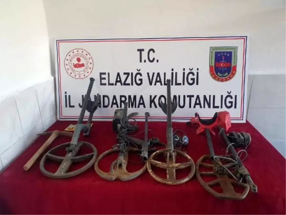 Son dakika! Elazığ\'da kaçak kazıya 4 gözaltı