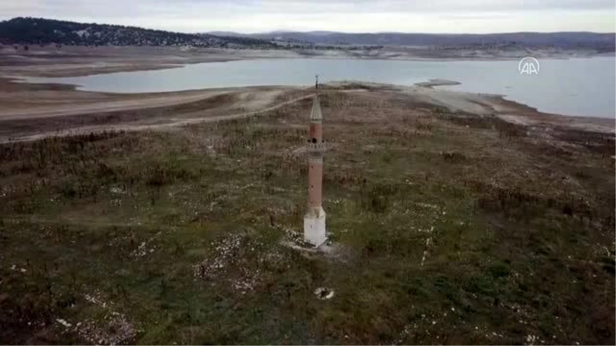 ESKİŞEHİR - Porsuk Barajı\'nın suyu çekilince eski minare gün yüzüne çıktı