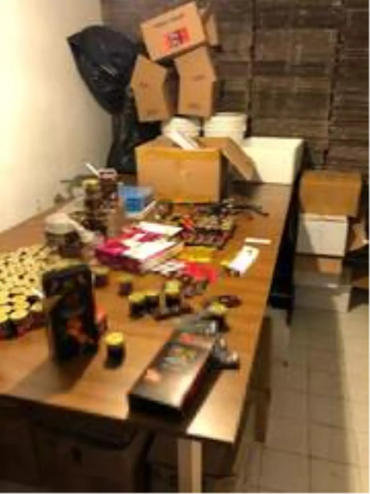 İstanbul\'da zayıflama hapı operasyonu kamerada