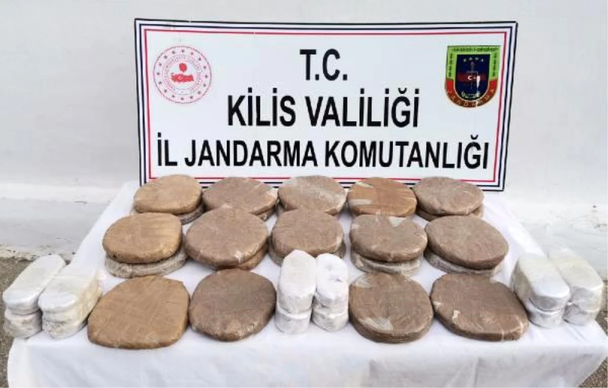 Son dakika haberleri: Otomobilde 36 kilo esrarla yakalanan 2 kişiye gözaltı