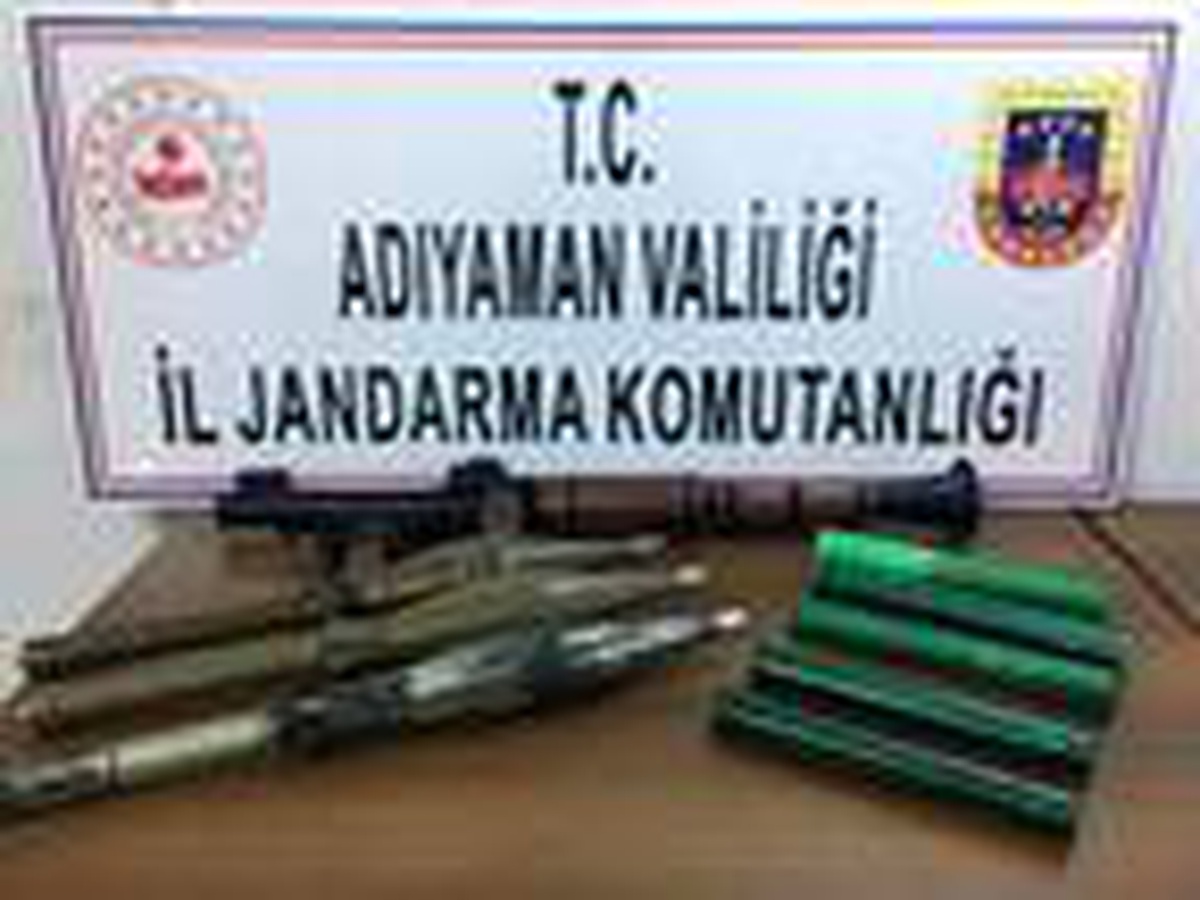 PKK\'ya ait 3 odalı mağarada 1 askeri şehit eden roketatar ele geçirildi