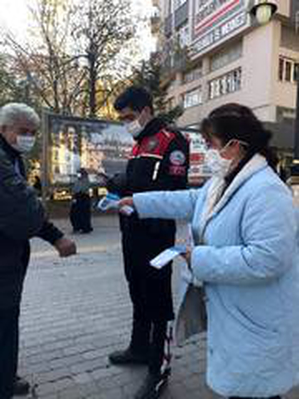 Şehrin işlek cadde ve sokaklarında "HES kodu" sorgulaması