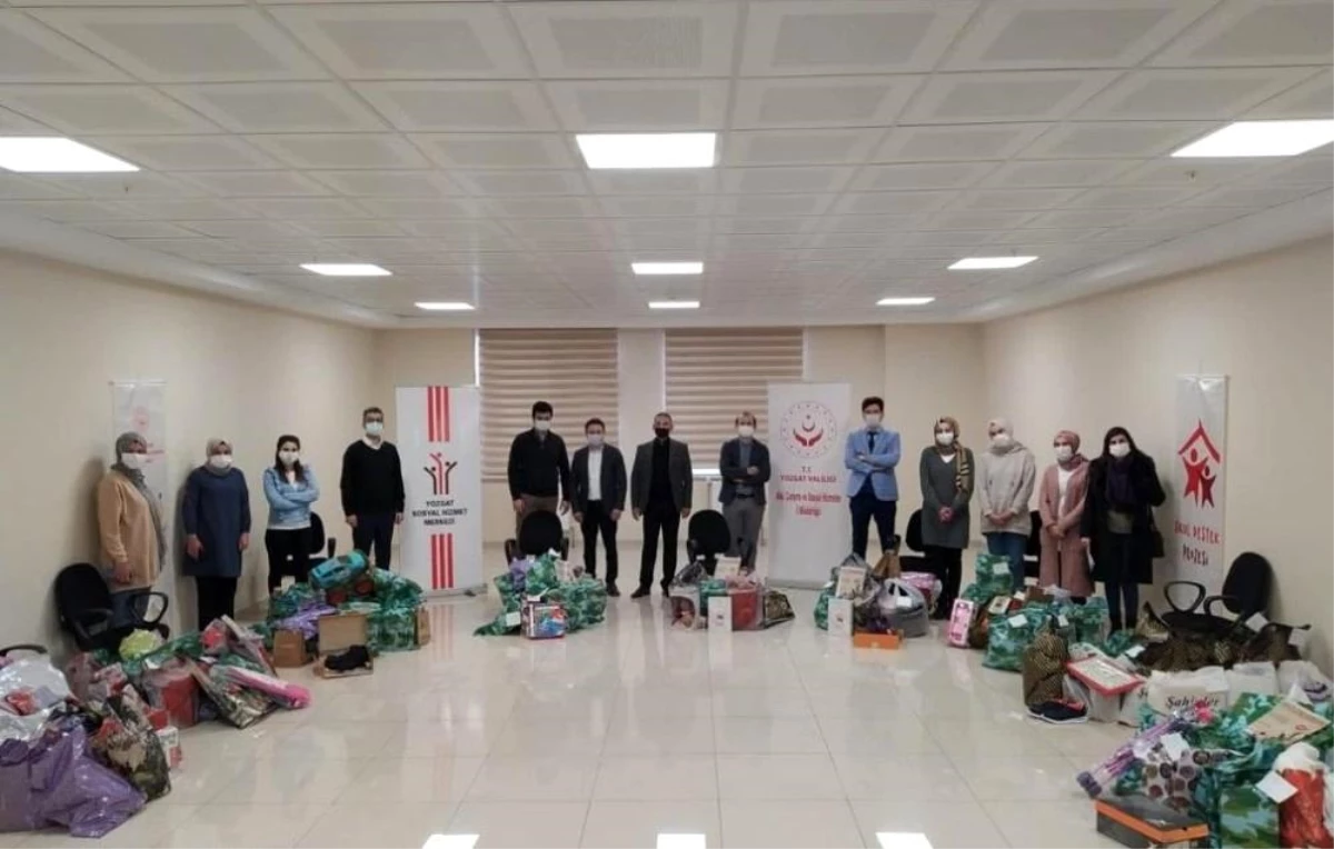 Son dakika haber... Yozgat\'ta 2 bin 20 çocuğa oyuncak dağıtıldı