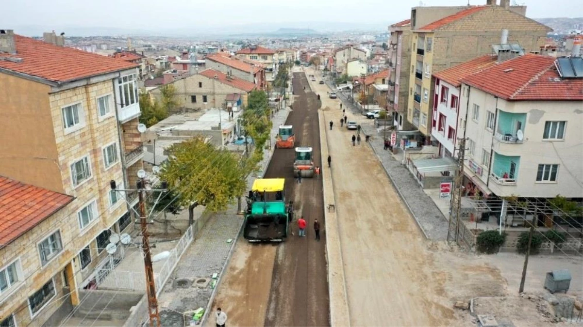 Yunus Emre Caddesinde sıcak asfalt öncesi PMT serimine başlandı