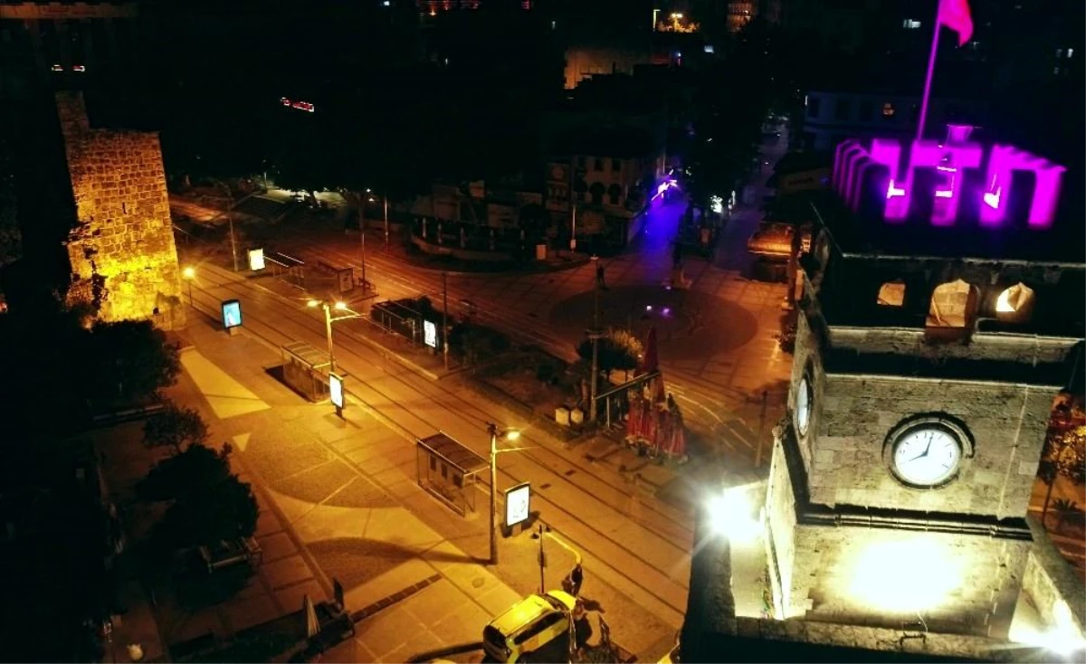 Antalya\'daki sessizlik tarihi saat kulesi eşliğinde havadan görüntülendi