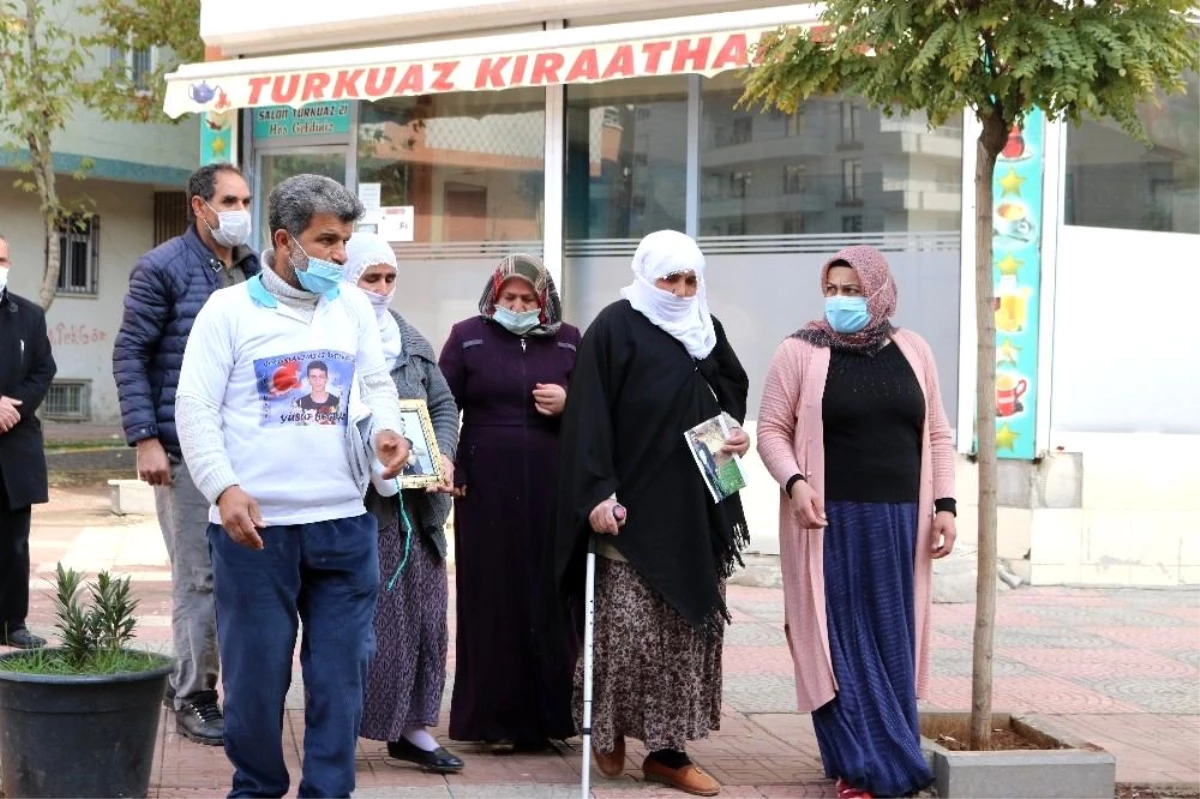 Evlatlarını HDP ve PKK\'dan istemek için eylem yapanlara iki aile daha katıldı
