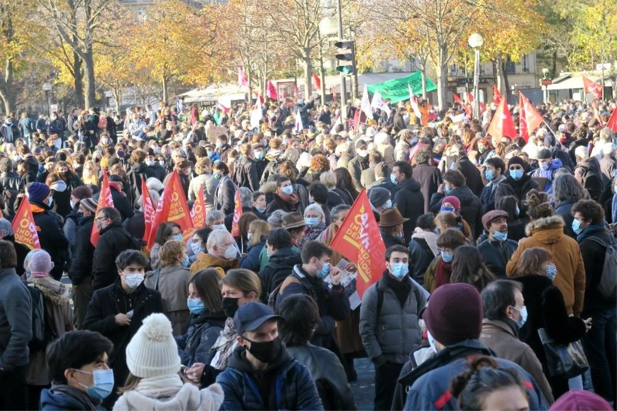 Fransa\'da birçok kentte "küresel güvenlik" yasası protestosu