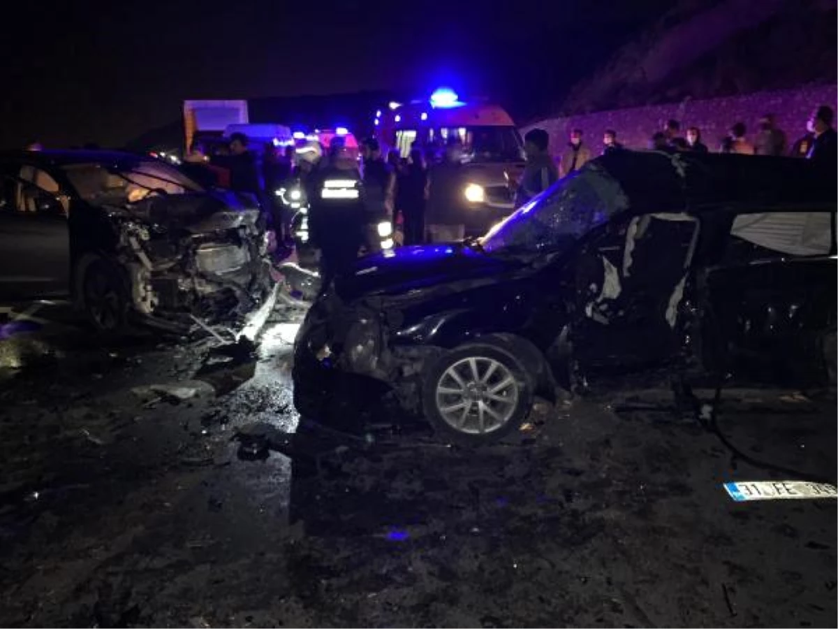 İki otomobilin kafa kafaya çarpıştığı kazada, karı-koca yaşamını yitirdi