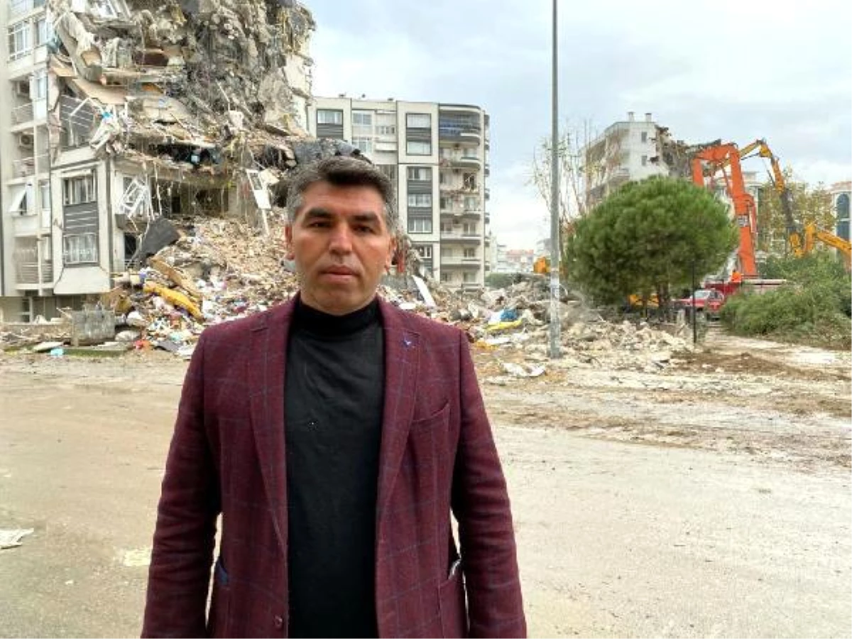 İzmir\'i vuran depreminin ardından moloz çıkmazı