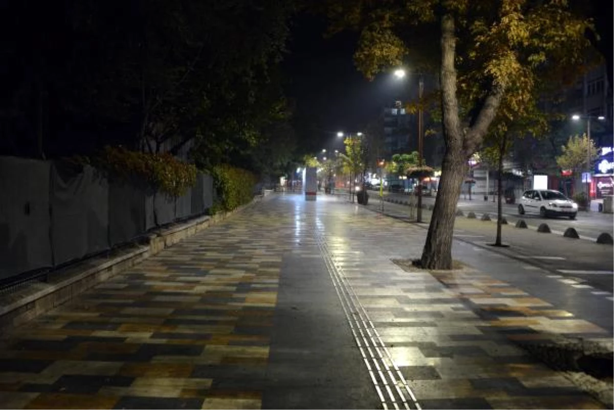 Kahramanmaraş\'ta cadde ve sokaklar boş kaldı
