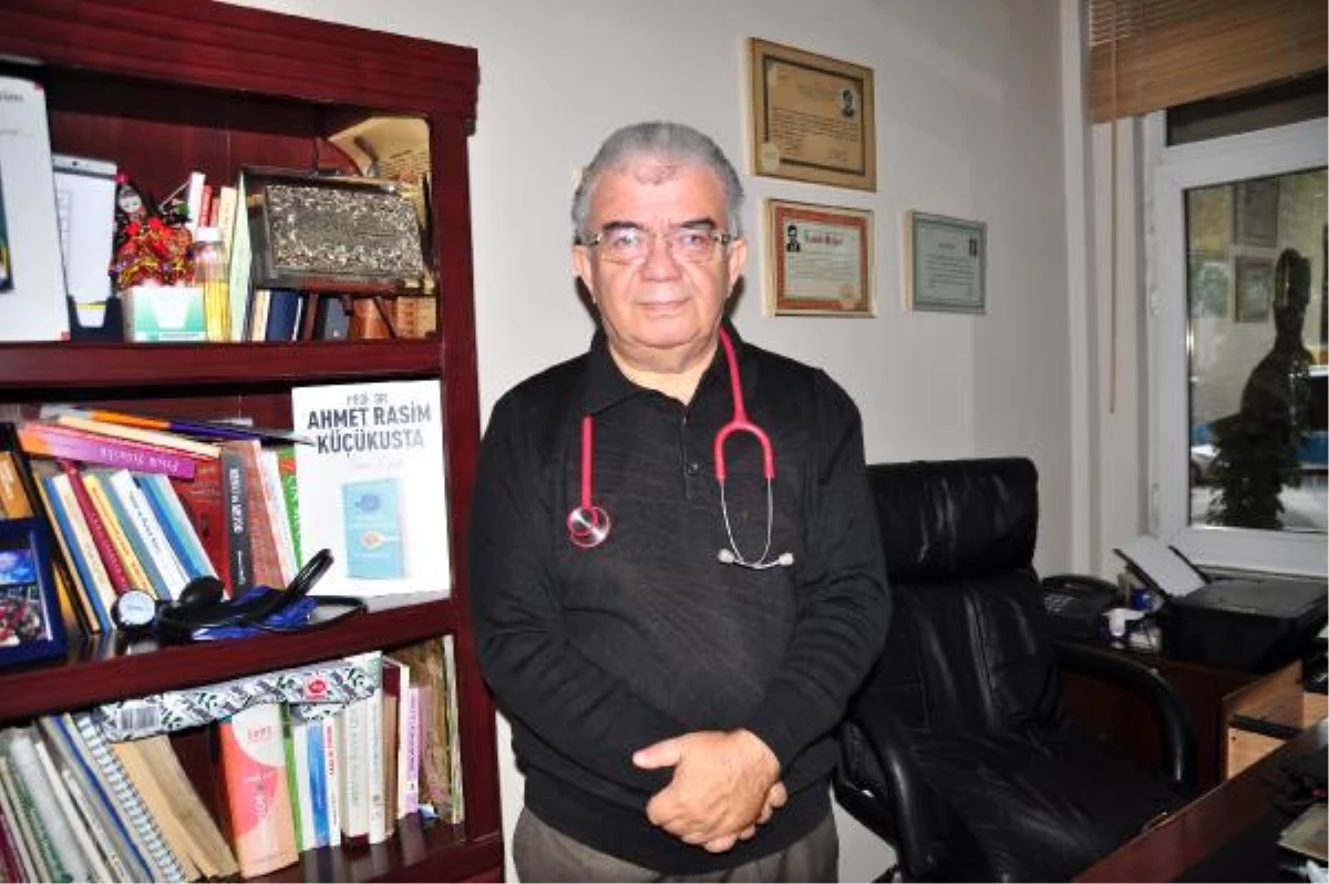 Son dakika: Prof. Dr. Ahmet Rasim Küçükusta\'dan Kovid-19\'a karşı tuzlu su önerisi