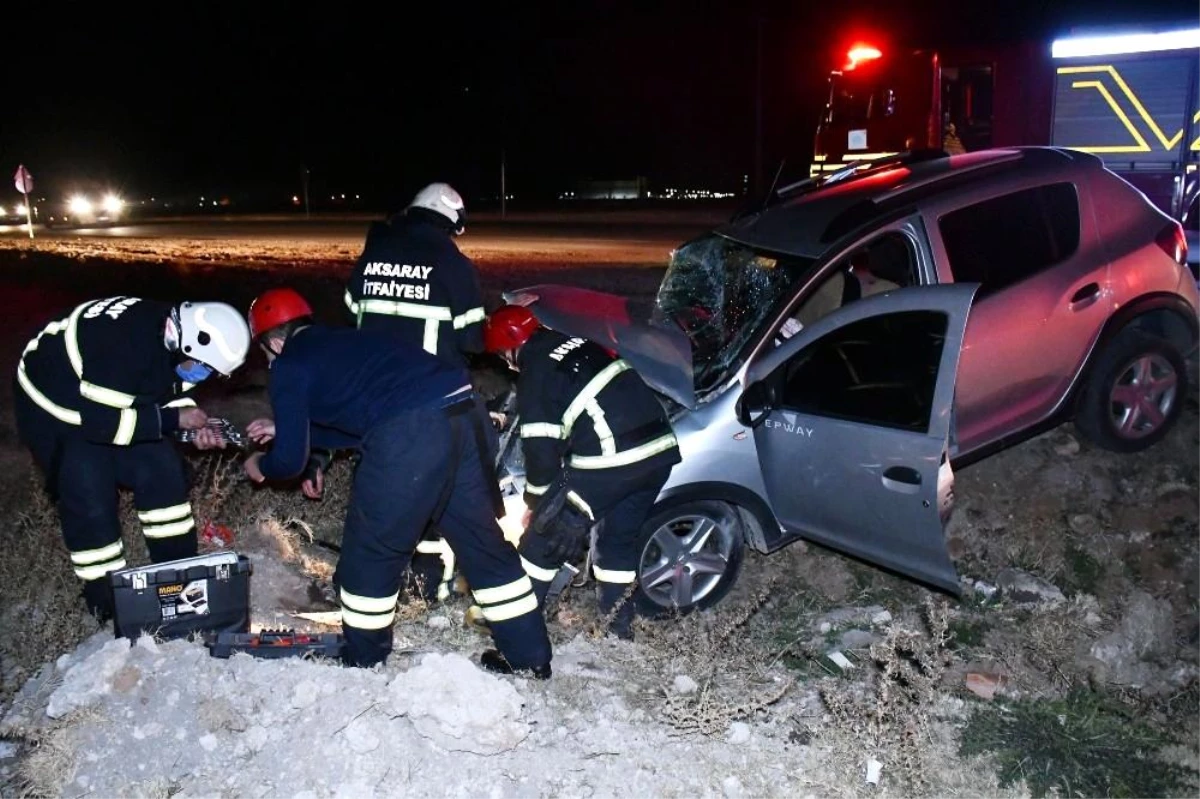 Aksaray\'da otomobille kamyonet çarpıştı: 4 yaralı