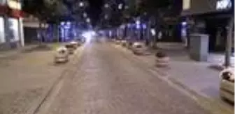 ÇANAKKALE - Sokağa çıkma kısıtlamasının ardından cadde ve sokaklar boş kaldı