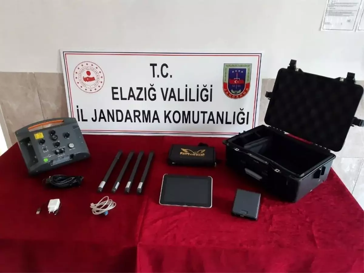 Son dakika... Elazığ\'da kaçak kazı yapan 5 şüpheli yakalandı