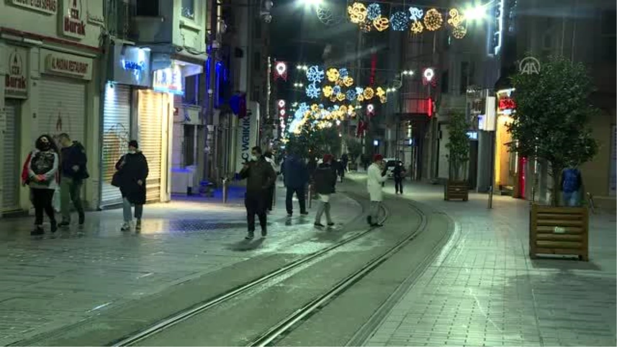 İstanbul, sokağa çıkma kısıtlamasının başlamasıyla sessizliğe büründü (3)