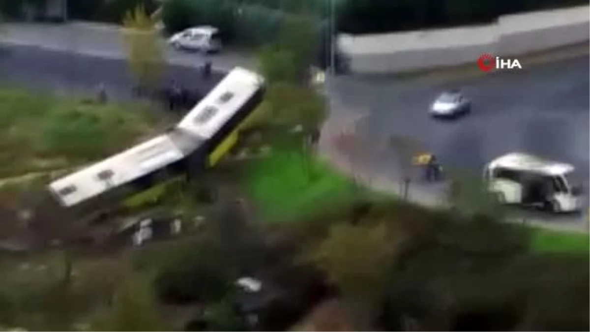 Kayaşehir\'de yoldan çıkan bir yolcu otobüsü yolun kenarındaki boş araziye uçtu