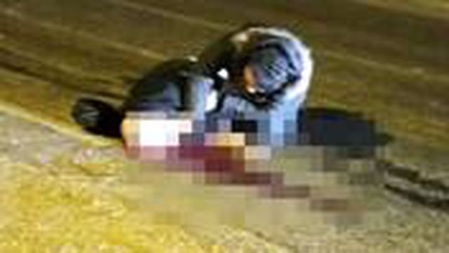 Öfkelenen koca, hareket halindeki araçtan eşini attı! Talihsiz kadın feci şekilde can verdi Öfkelenen koca, hareket halindeki araçtan eşini attı! Talihsiz kadın feci şekilde can verdi