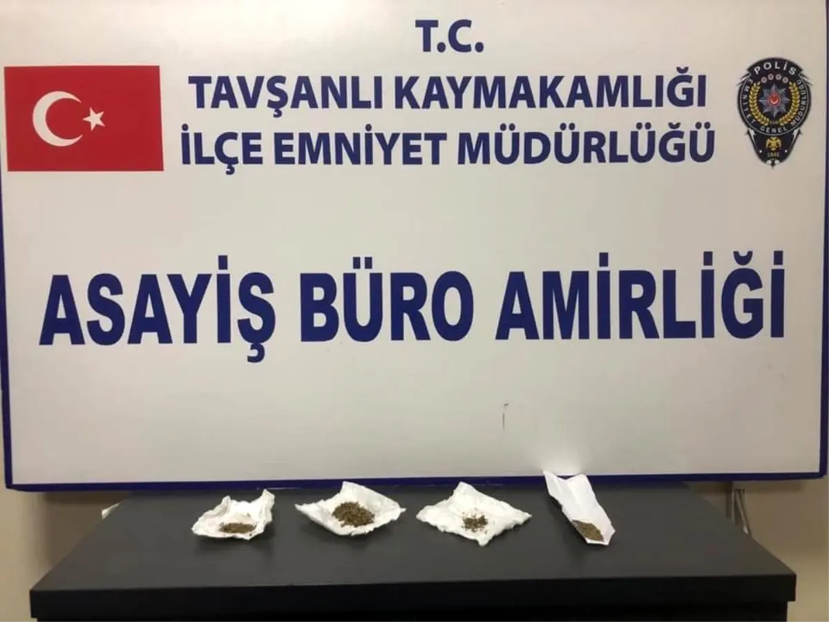 Otomobilde uyuşturucu ele geçirildi