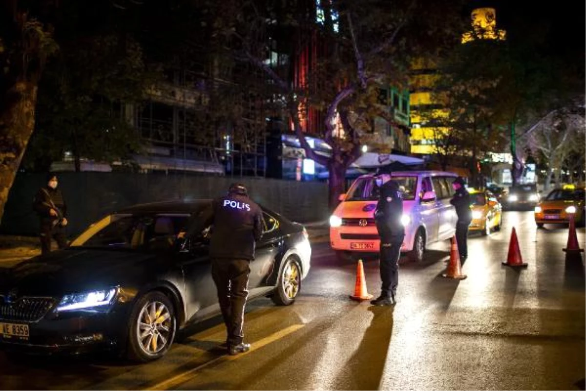 Ankara\'da sokağa çıkma kısıtlamasını ihlal eden 798 kişiye para cezası