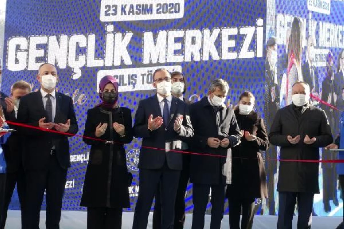 Bakan Kasapoğlu, Kırıkkale Gençlik Merkezi\'nin açılışını yaptı