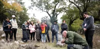 Doğada hayatta kalmanın tekniklerini uygulamalı öğreniyorlar