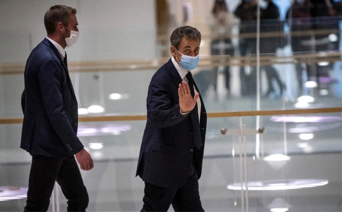 Son dakika haber: Eski Fransa Cumhurbaşkanı Sarkozy\'nin yolsuzluk davası ertelendi