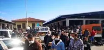 Hurda pazarında korkutan kalabalık